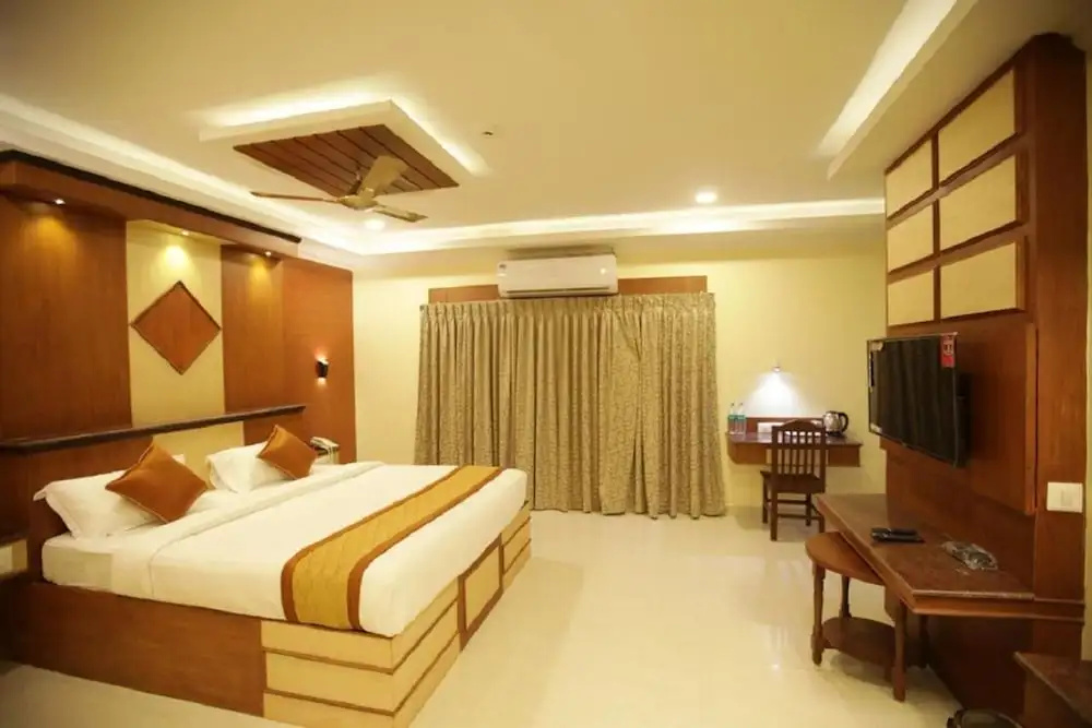 Deluxe Double room (full double bed)