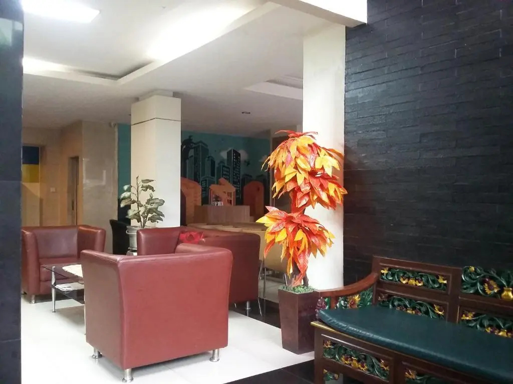 Lobby & Reception