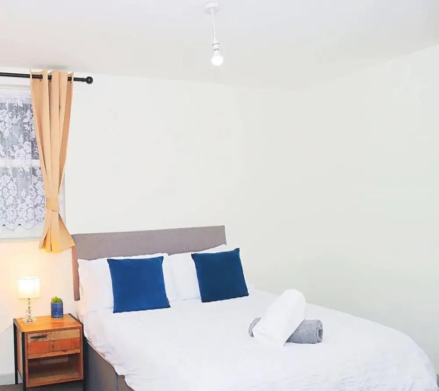 Modern 2-bed Apartment in Burnham, Slough
