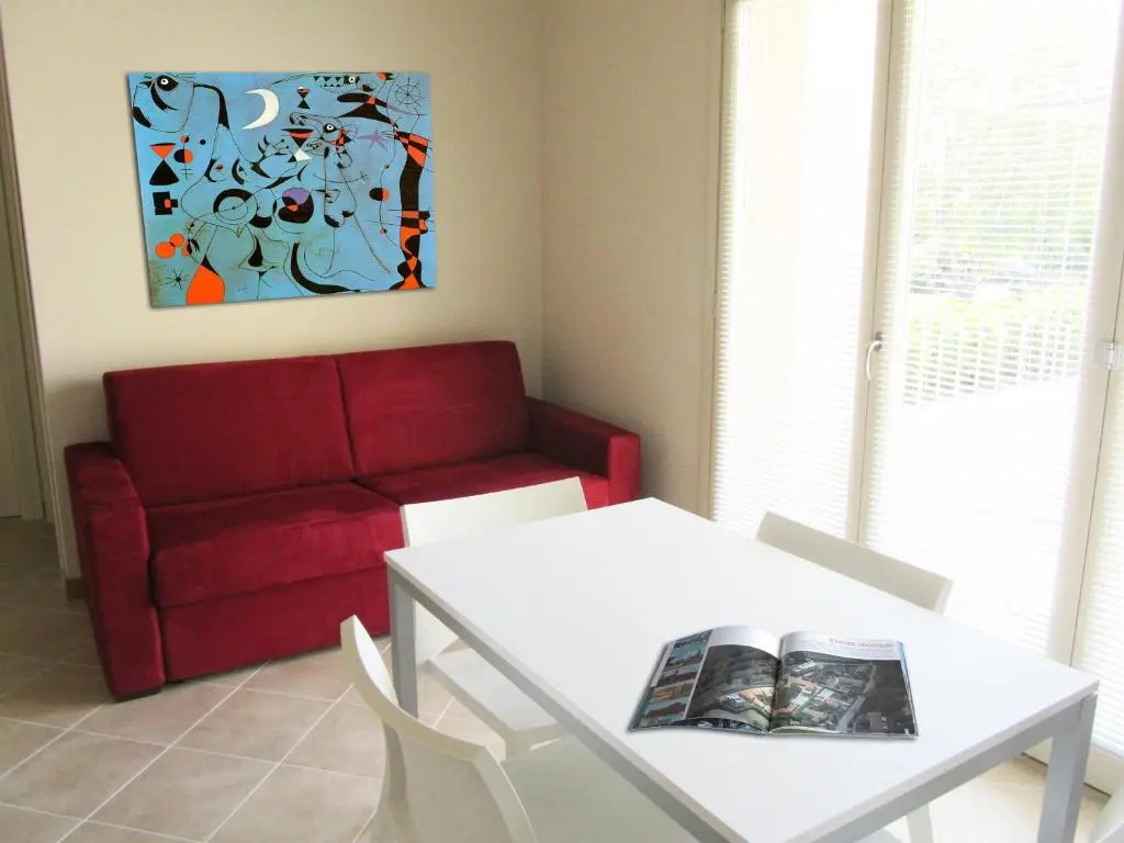 2 Bedrooms Apartment