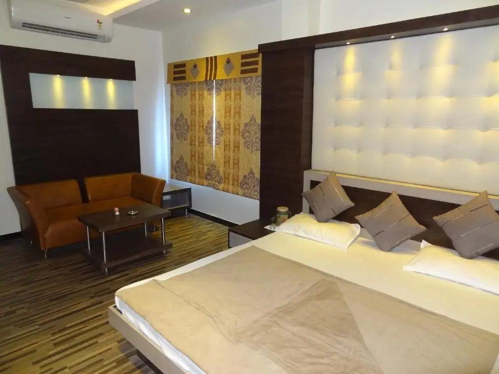 Executive Double room (full double bed)