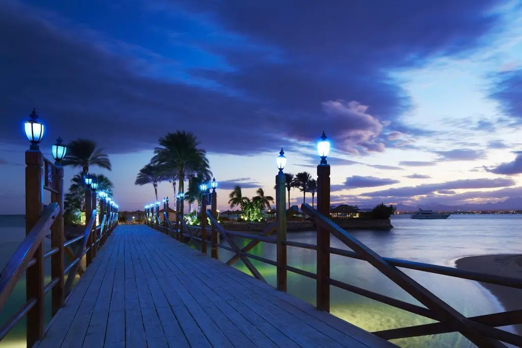 Beach & Waterfront