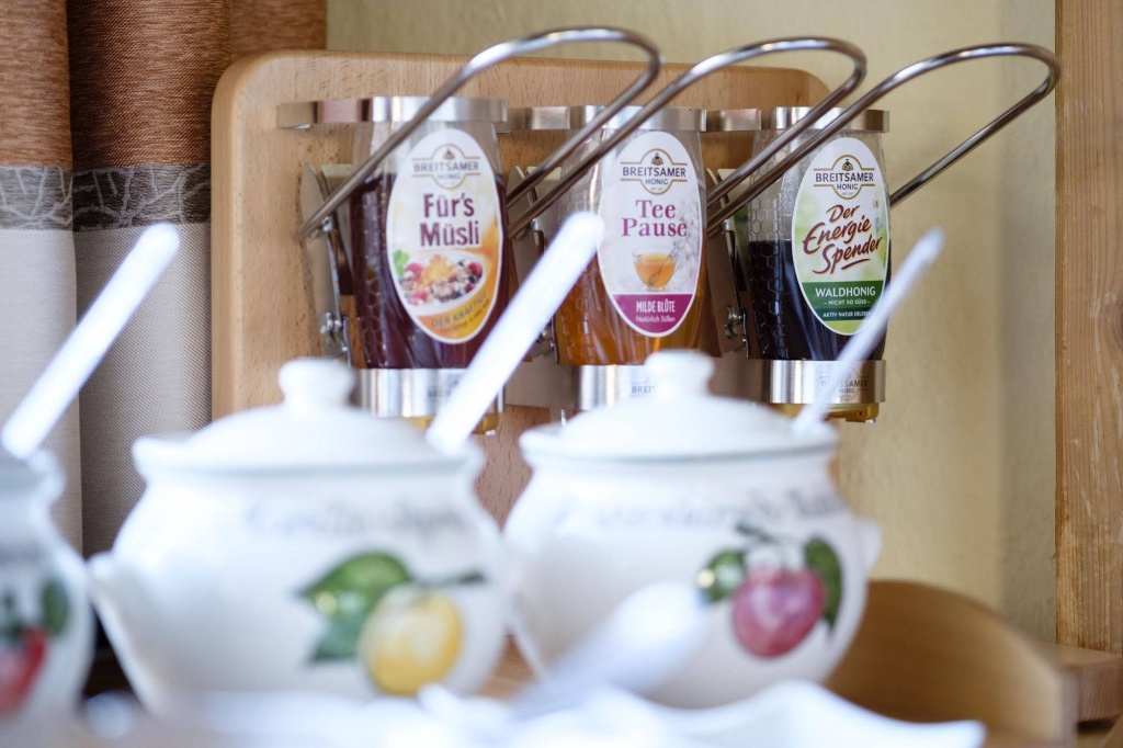 Food & Beverage