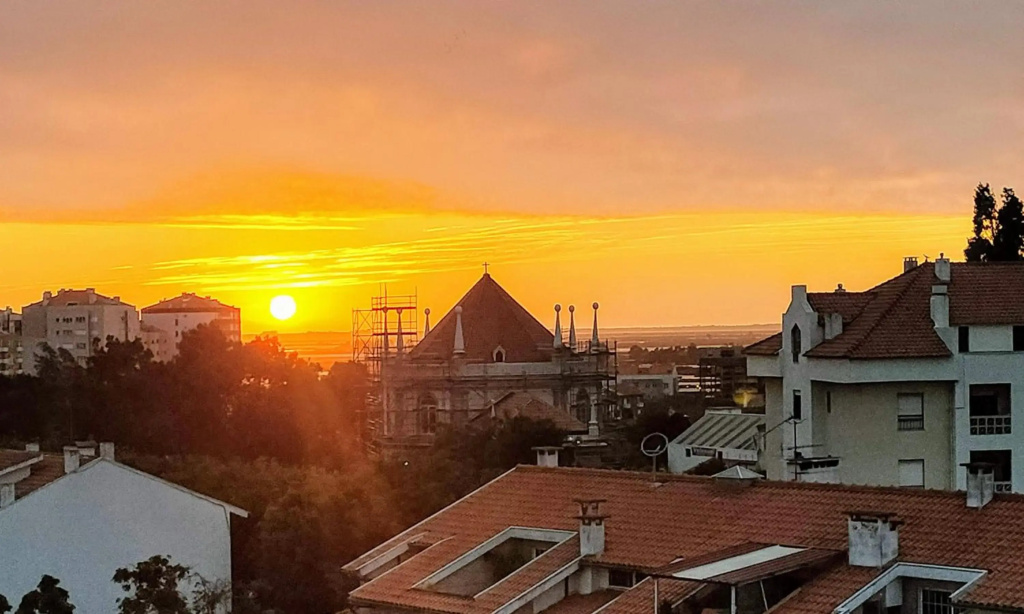Yellow House Aveiro Free Netflix and garage