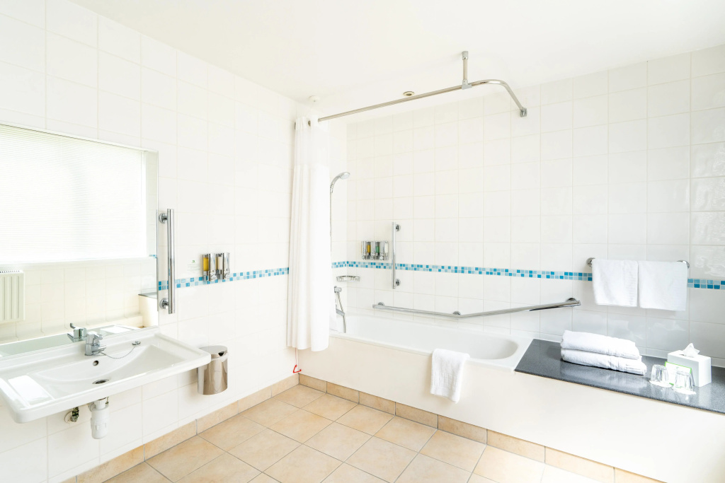 Holiday Inn Gloucester-Cheltenham by IHG - Général