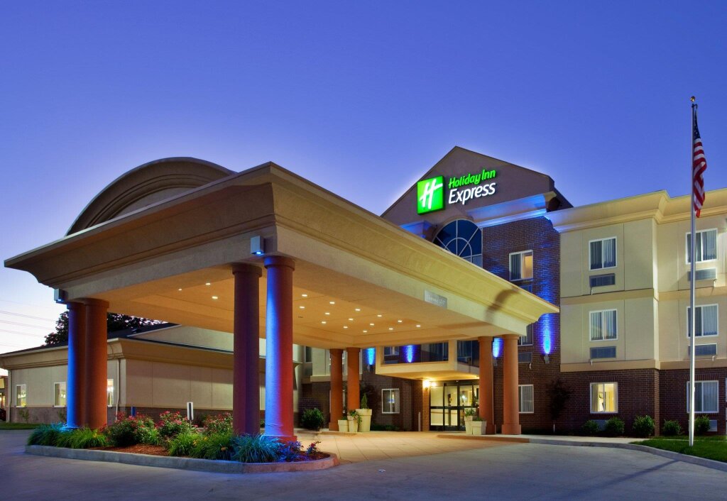 Holiday Inn Express Warrenton, an IHG Hotel image