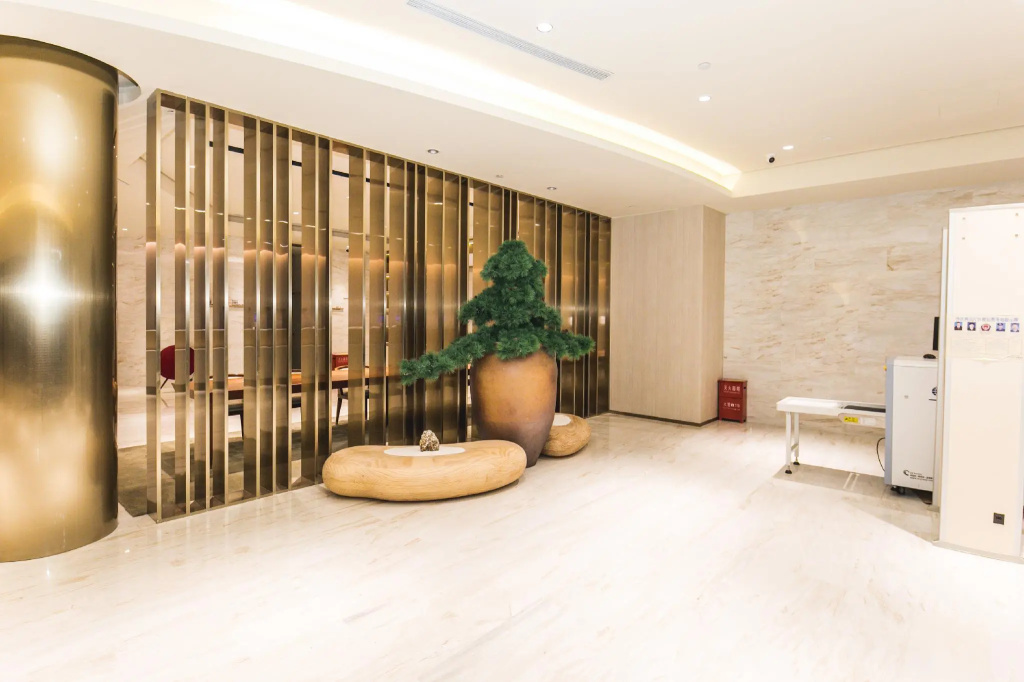Lobby & Reception