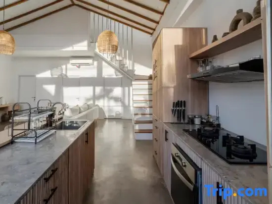 Sea Breeze Retreat 4: Modern 3BR Villa in Canggu - A Luxury Private Villa By Balinest Villas