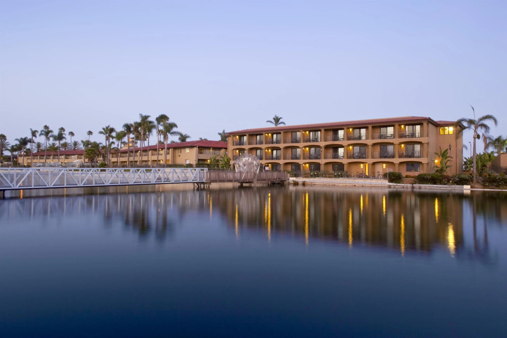 Best Western Plus Island Palms Hotel & Marina