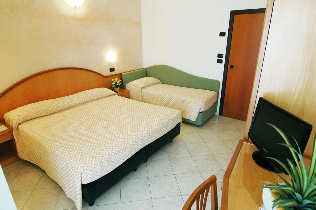 Standard Triple room with balcony
