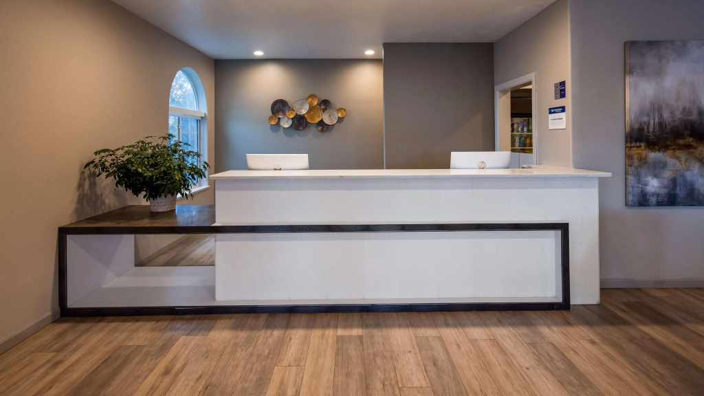 Lobby & Reception