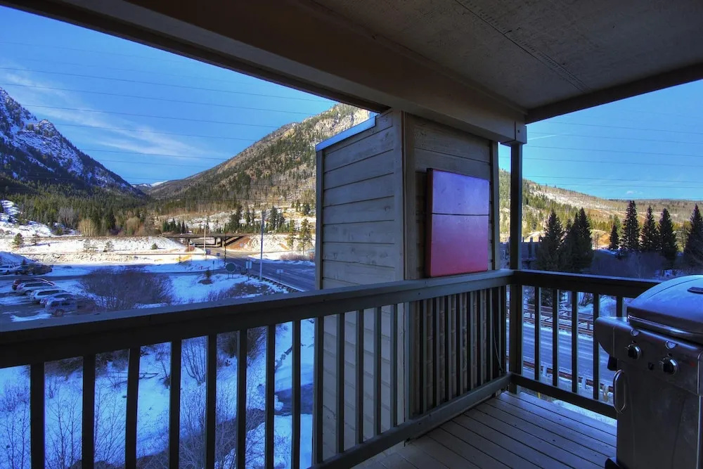 315 Woodbridge 2 Bedroom Condo by RedAwning