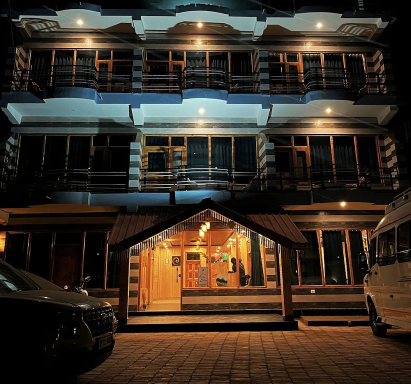 Hotel Mid Orchard Kasol (Riverside)