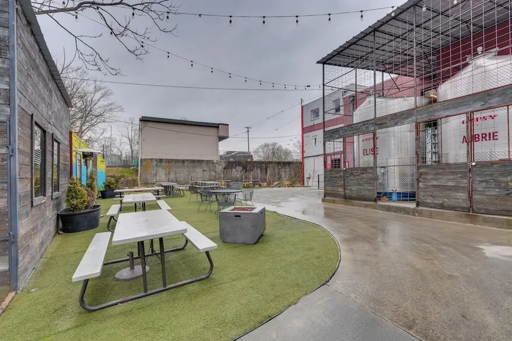 Comfy Kingsport Apartment - Walk to Brewery!
