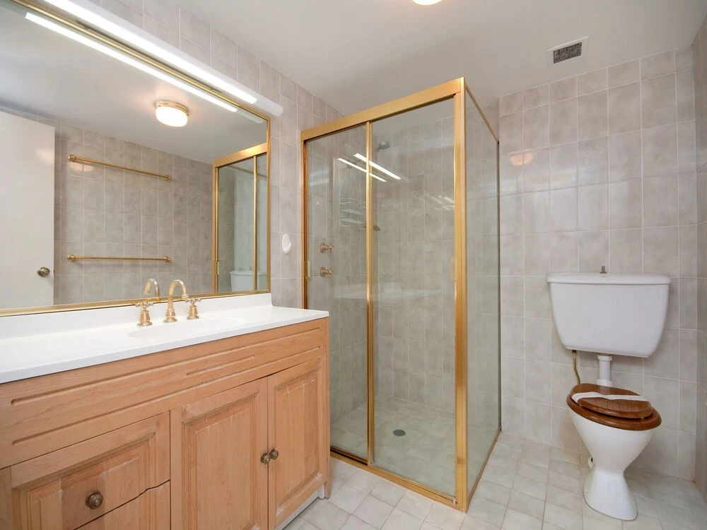 3 'Albacore', 12 Ondine Close - waterfront, pool, lift & views