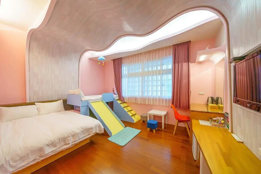 Standard Triple Family Basement room