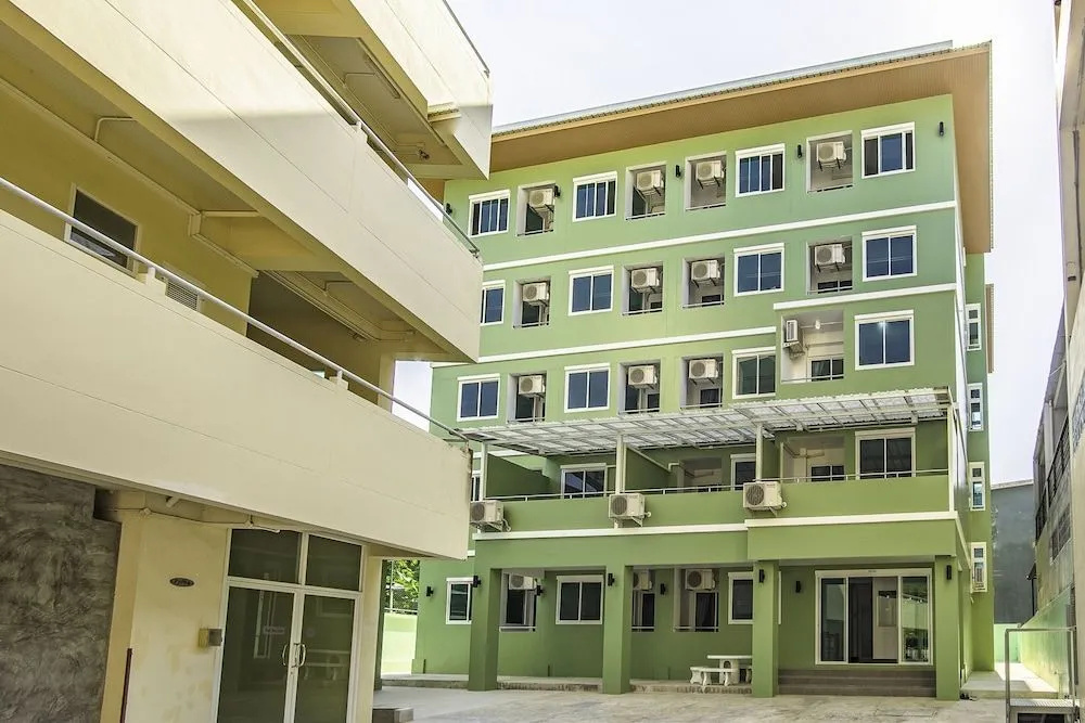 OYO 601 C W Mansion Phuket