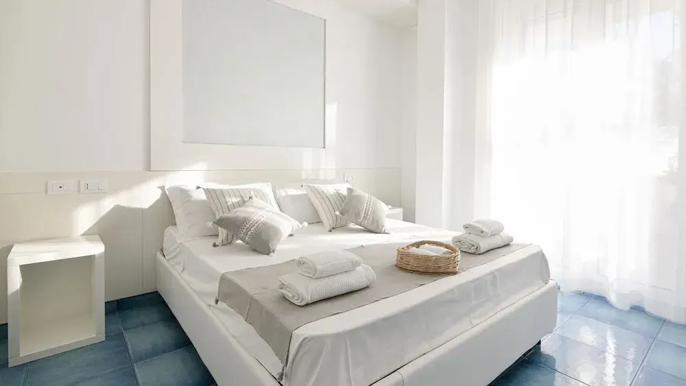 Apartment with partial sea view