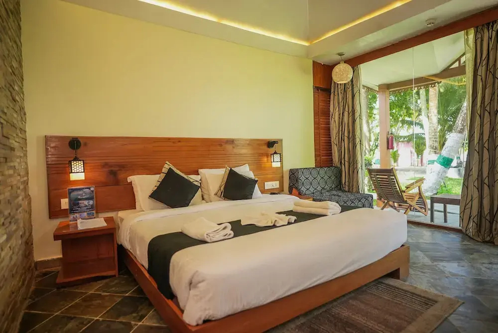 Standard Double room with balcony and with garden view (full double bed)