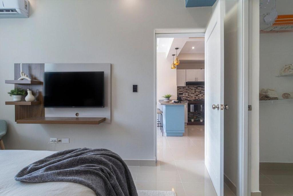 Отель Highend 1BR apartment Wpool&GYM All NEW, фото 6