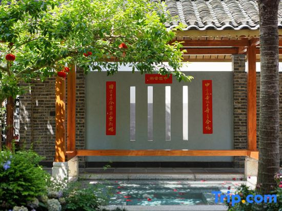 Music Village • Homestay (Jinlong Parade Store in Yulong Village) in Guilin