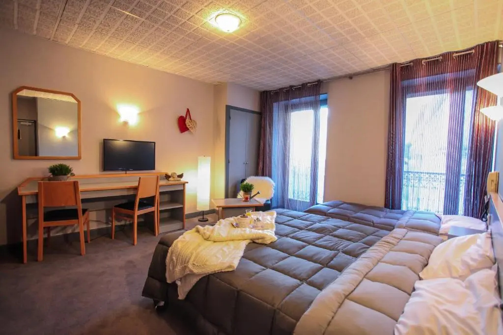 Standard Quadruple room with mountain view