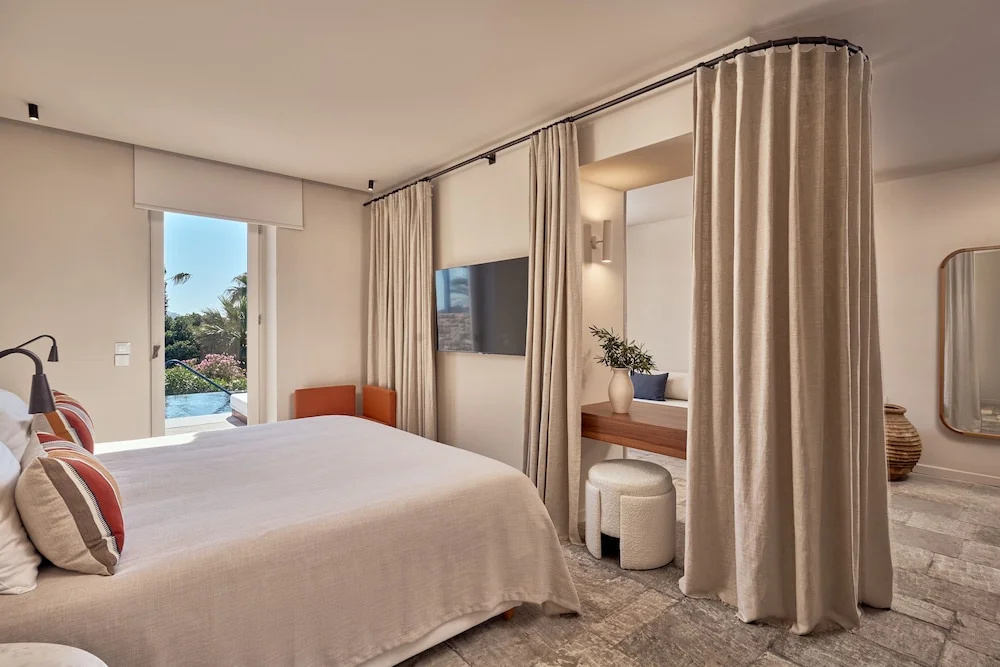 Premium Suite, private pool room photo 1