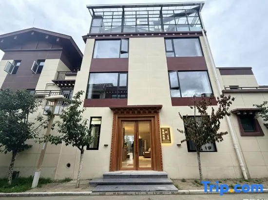 Lake Tower Whisper Guest house