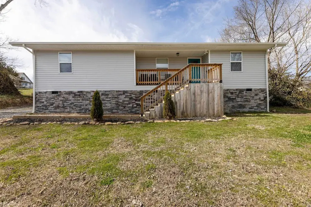 Pet-friendly Digs w/ Fire Pit & Large Yard!