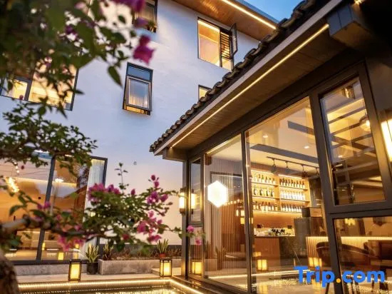 Yinqi Wuxiang Nacuo Guesthouse