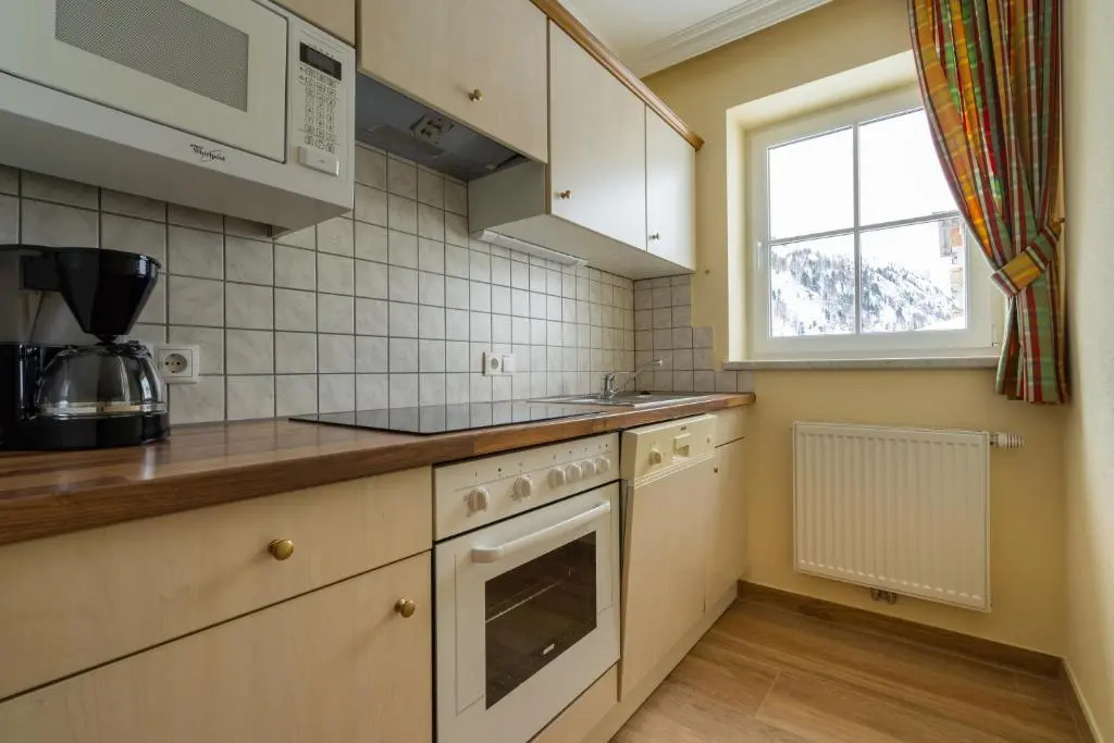 3 Bedrooms Apartment