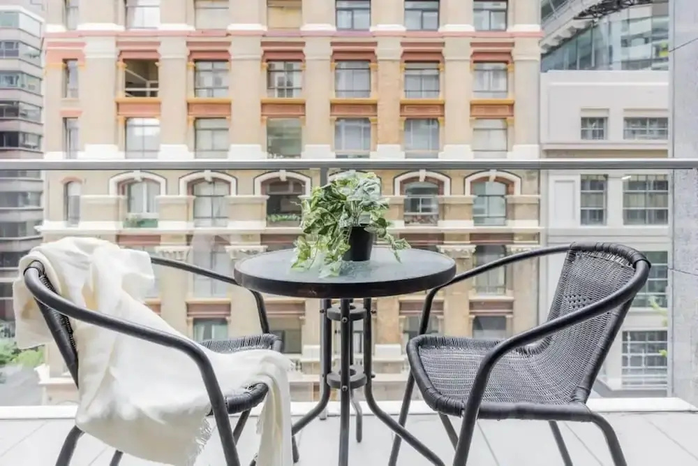 Bright & Spacious Stay for 6 Near Darling Harbour