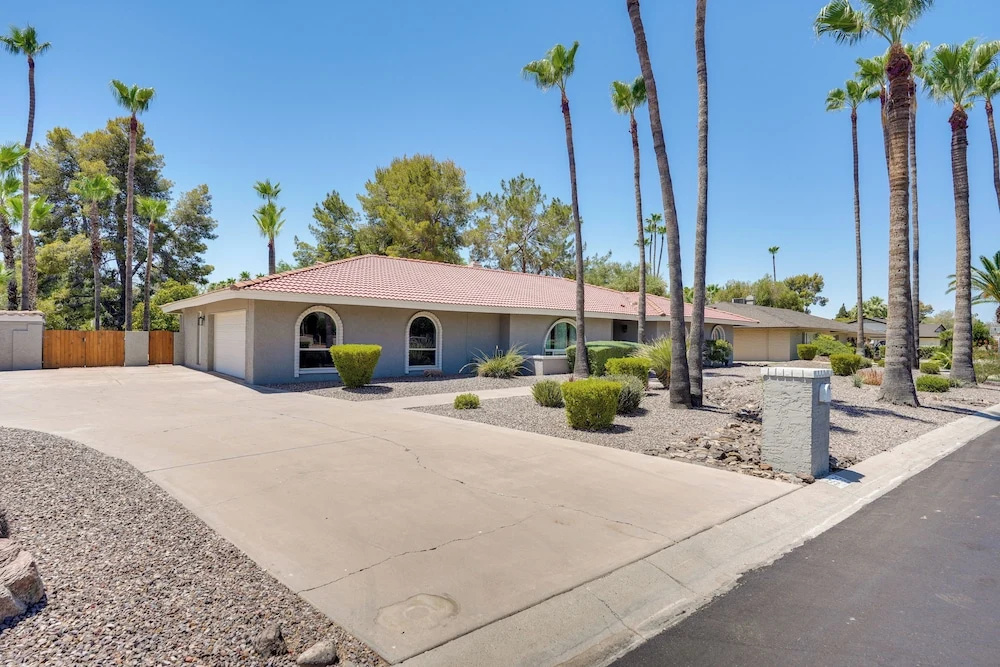 Pool, Hot Tub: Family-friendly Scottsdale Home!