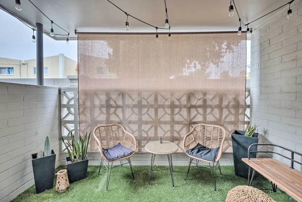 Scottsdale Condo w/ Patio, Walk to Fashion Square!