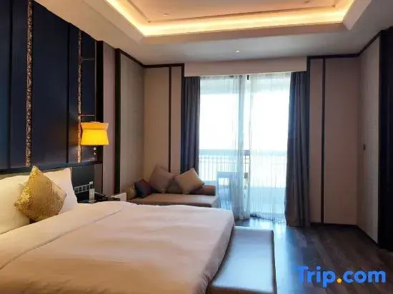 Suite with river view