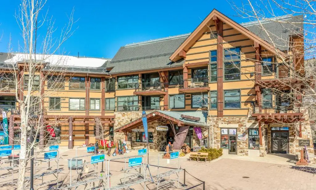 Hayden Lodge