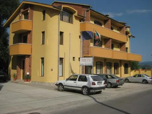 Family Hotel Iv