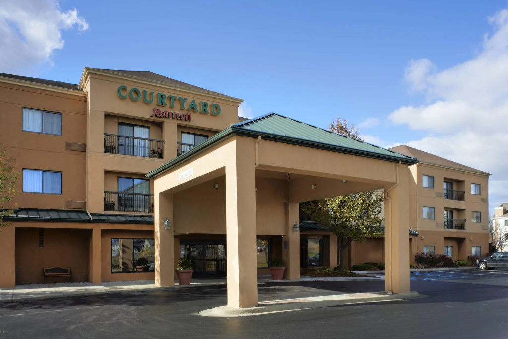 Courtyard by Marriott Detroit Utica