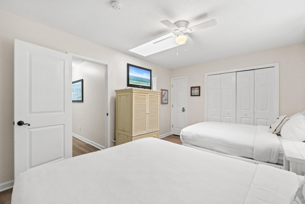 Woodland Shores Beach Resort by Panhandle Getaways - Chambres
