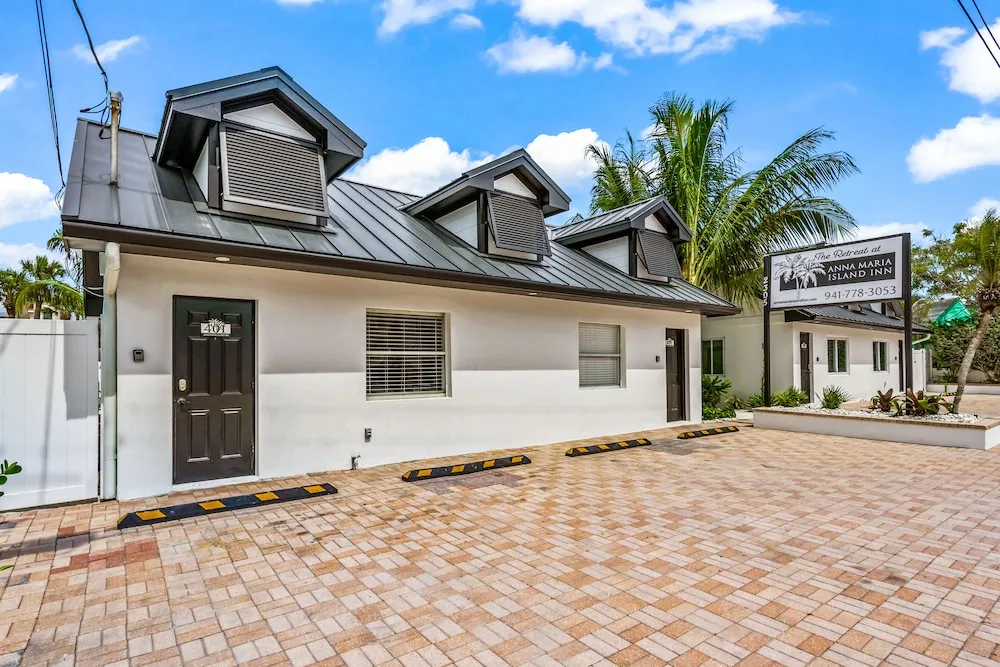 The Retreat at Anna Maria Island Inn