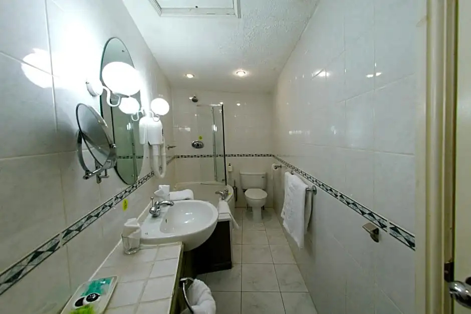 Three Queens Hotel - Chambres
