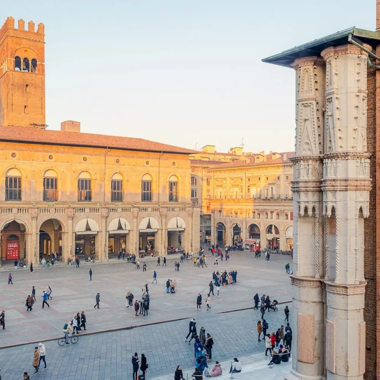 Piazza Grande - Italian Homing