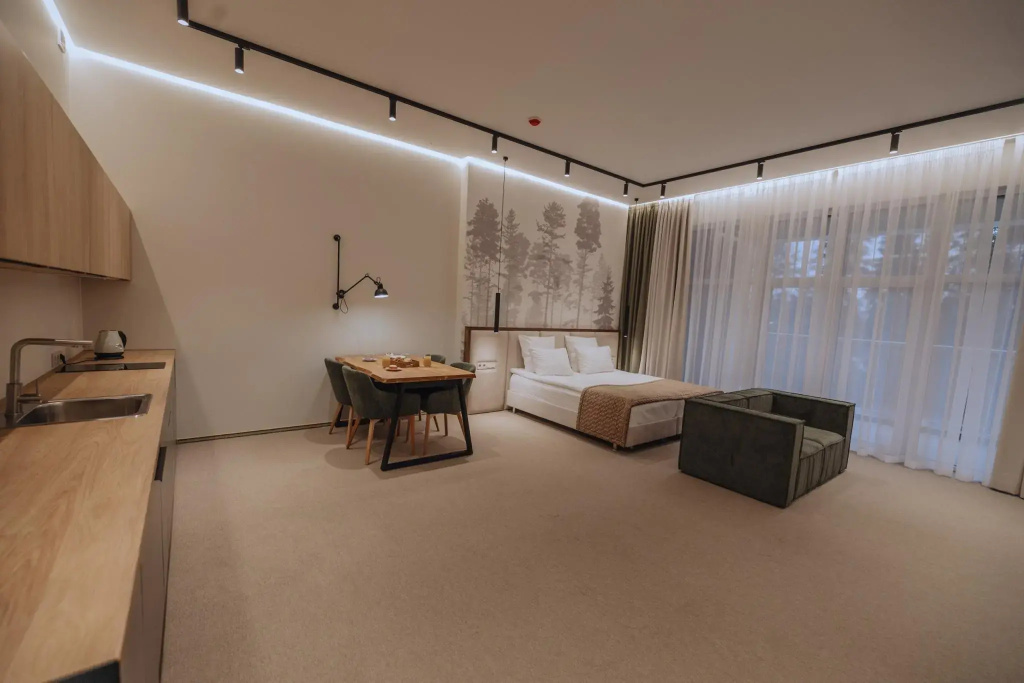Double Suite (full double bed)