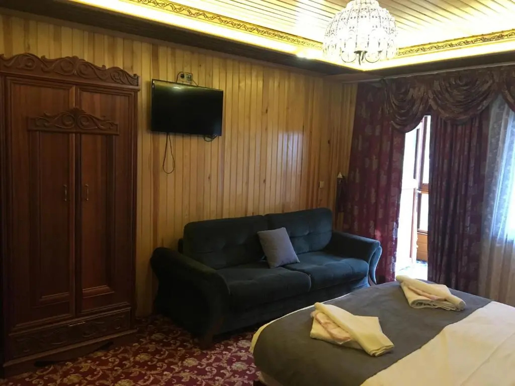 Deluxe room with balcony and with lake view