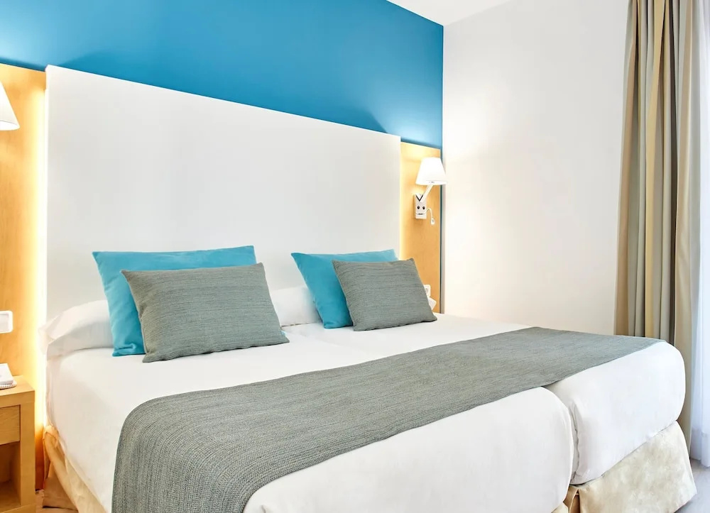 Standard Double room with balcony and with garden view (full double bed)