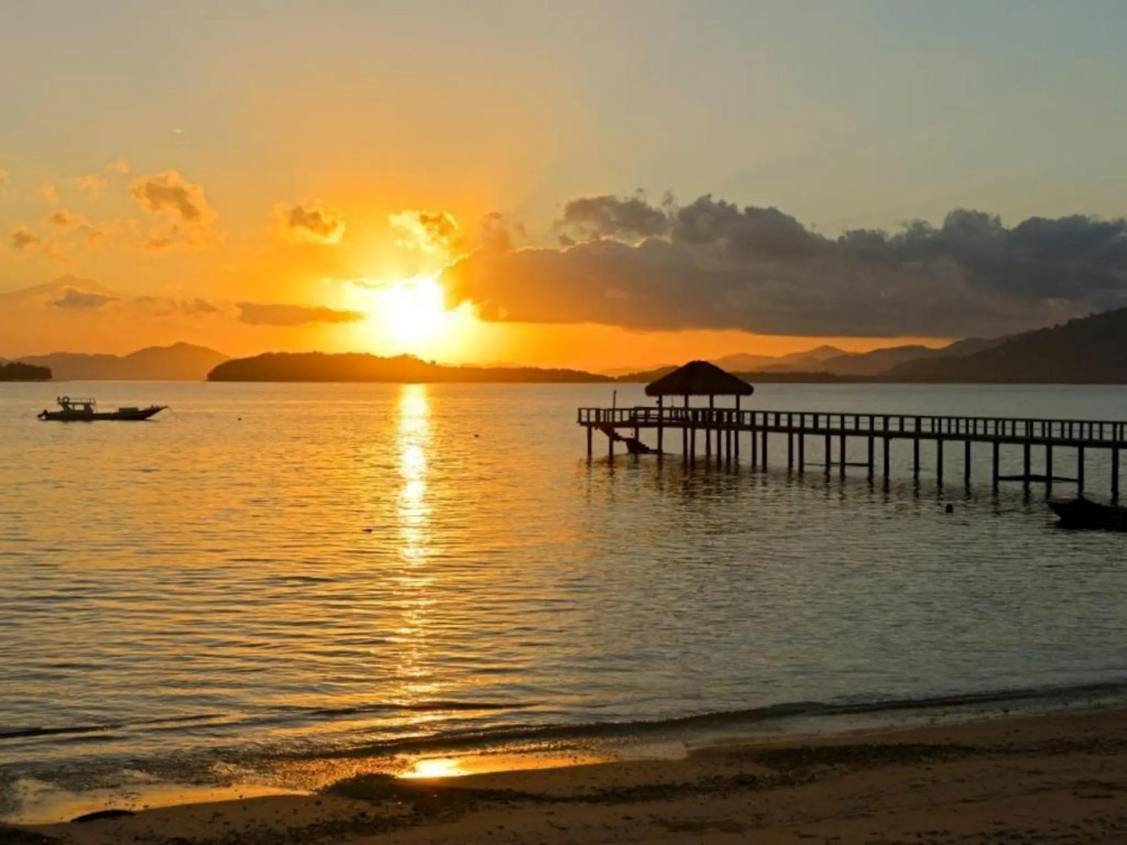 Beach & Waterfront