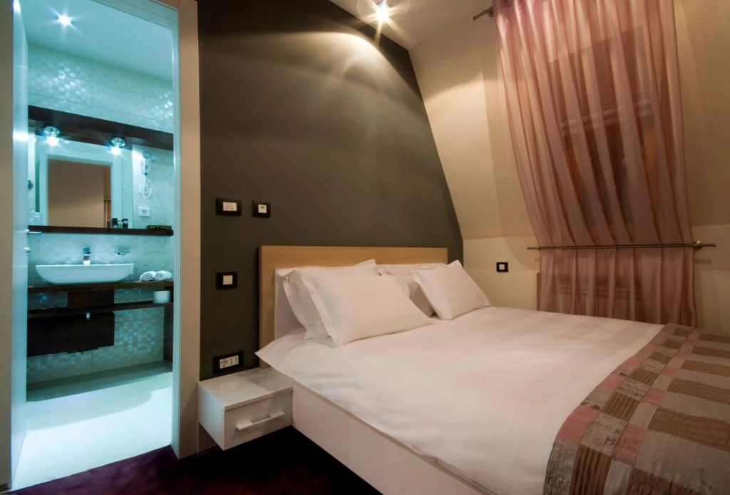 Hotel SOA — 4