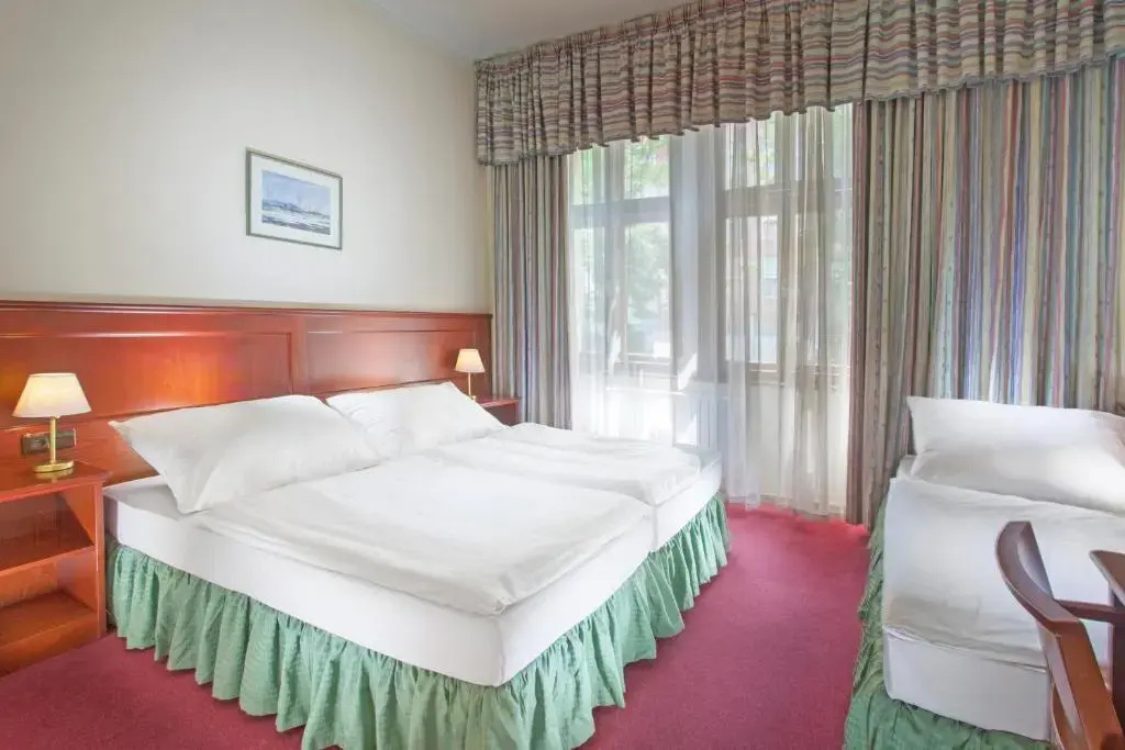 Triple room