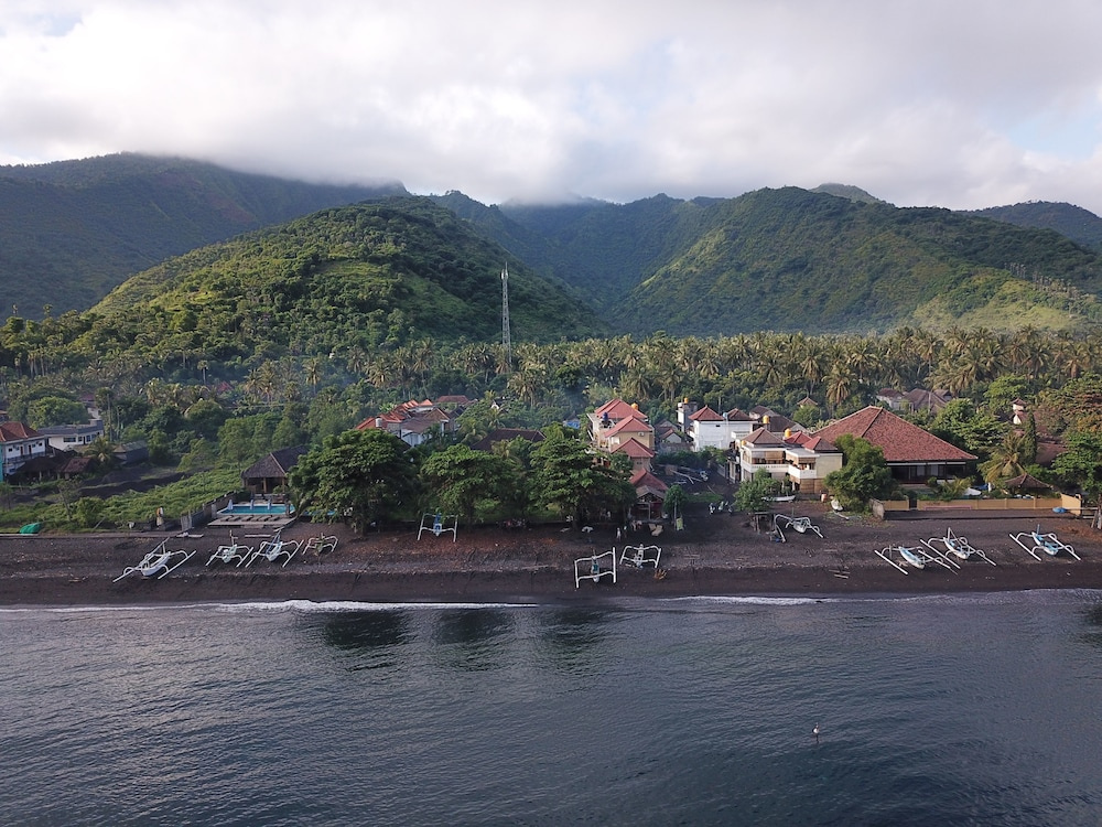 Beach & Waterfront