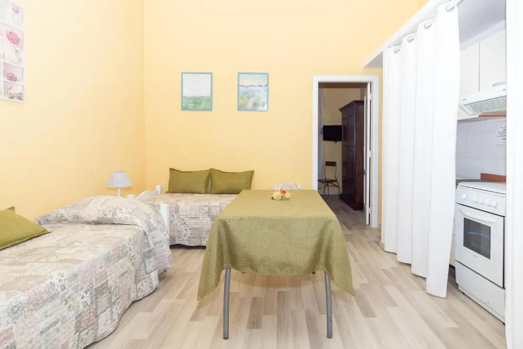1 Bedroom Apartment